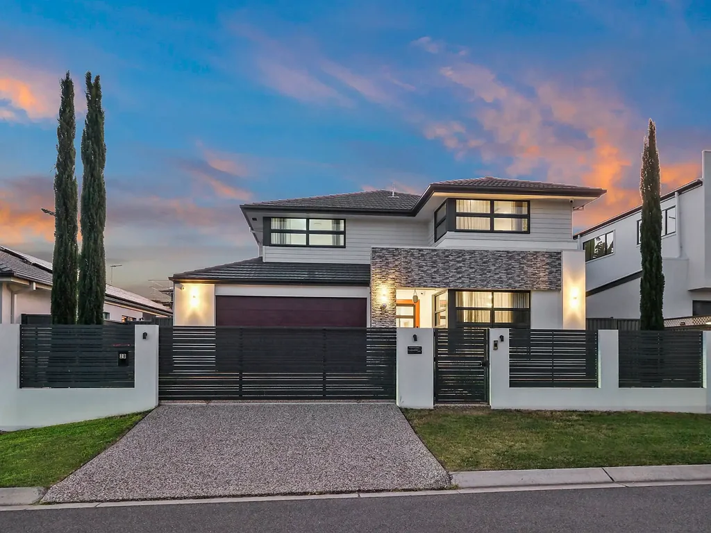 Pallara 5房  豪华双层生活 - 配备高级升级的精品设计师家庭住宅  Luxury Double-Storey Living - Designer Family Home with Premium Upgrades