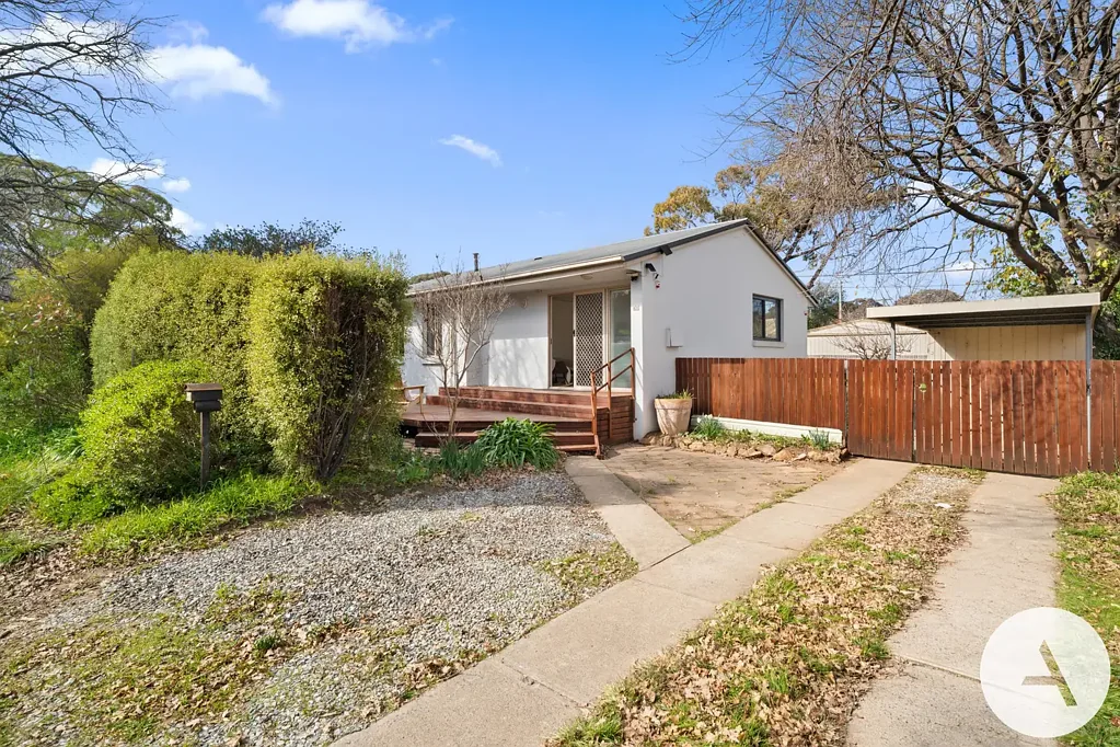 Watson 3Habitaciones School Nearby, Playground Opposite, Backyard at Home - RZ2 Block with Endless Potential