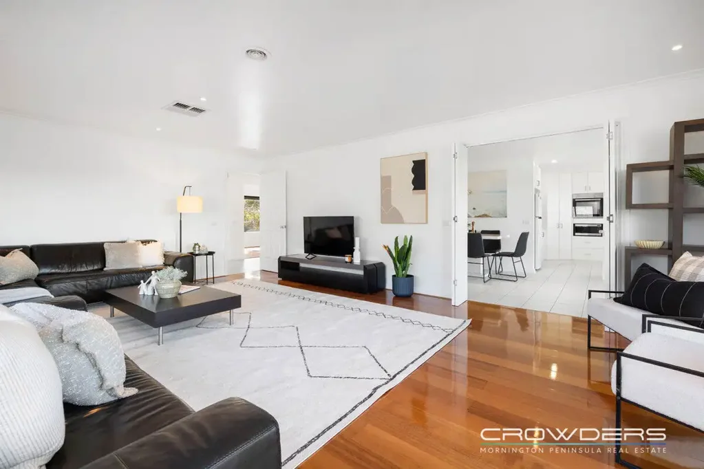 Rye 4房 宽敞615平地块 时尚厨房露台 全屋冷暖空调 四卧灵活空间 双车库多功能区 大型草坪庭院 Space, Style & Flexibility in a Peaceful Coastal Pocket