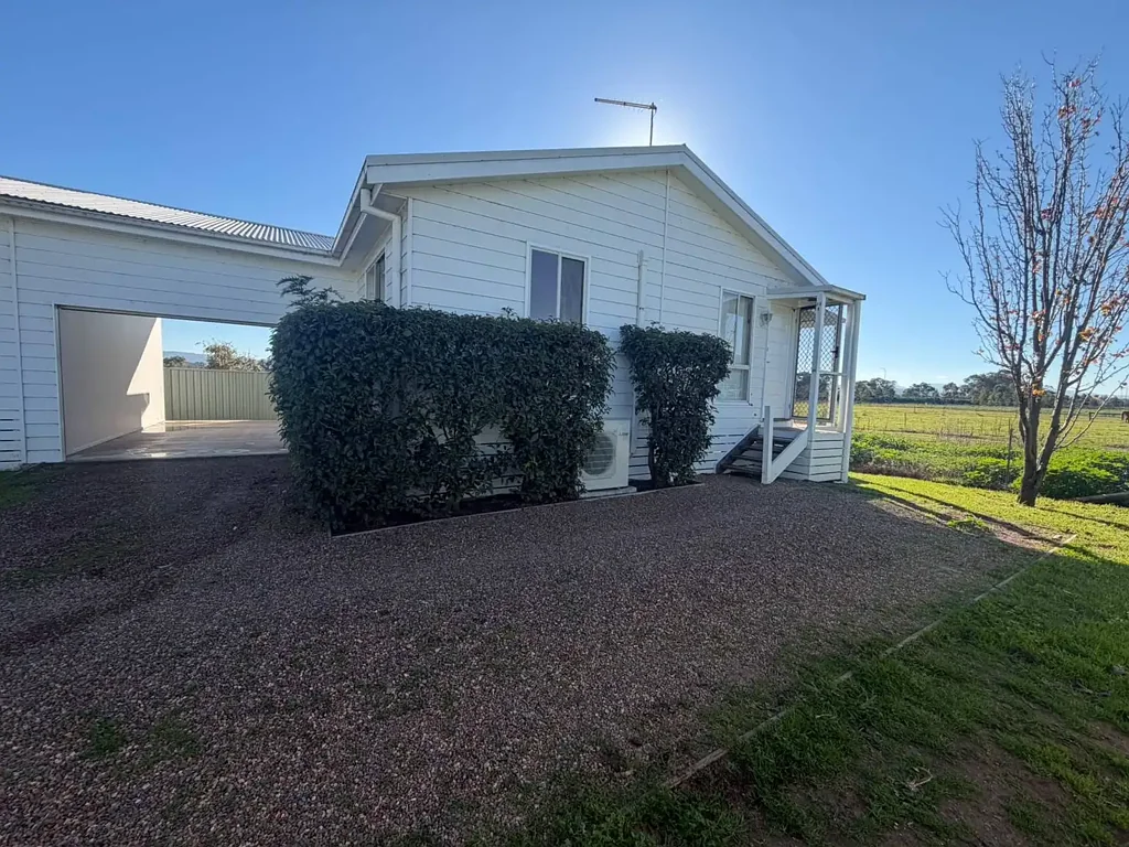 Modern Family Home in a Quiet, Convenient Location