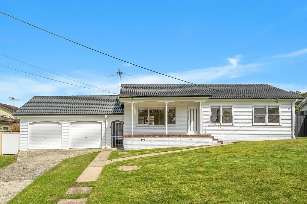 immaculate single level home in quiet convenient no through street