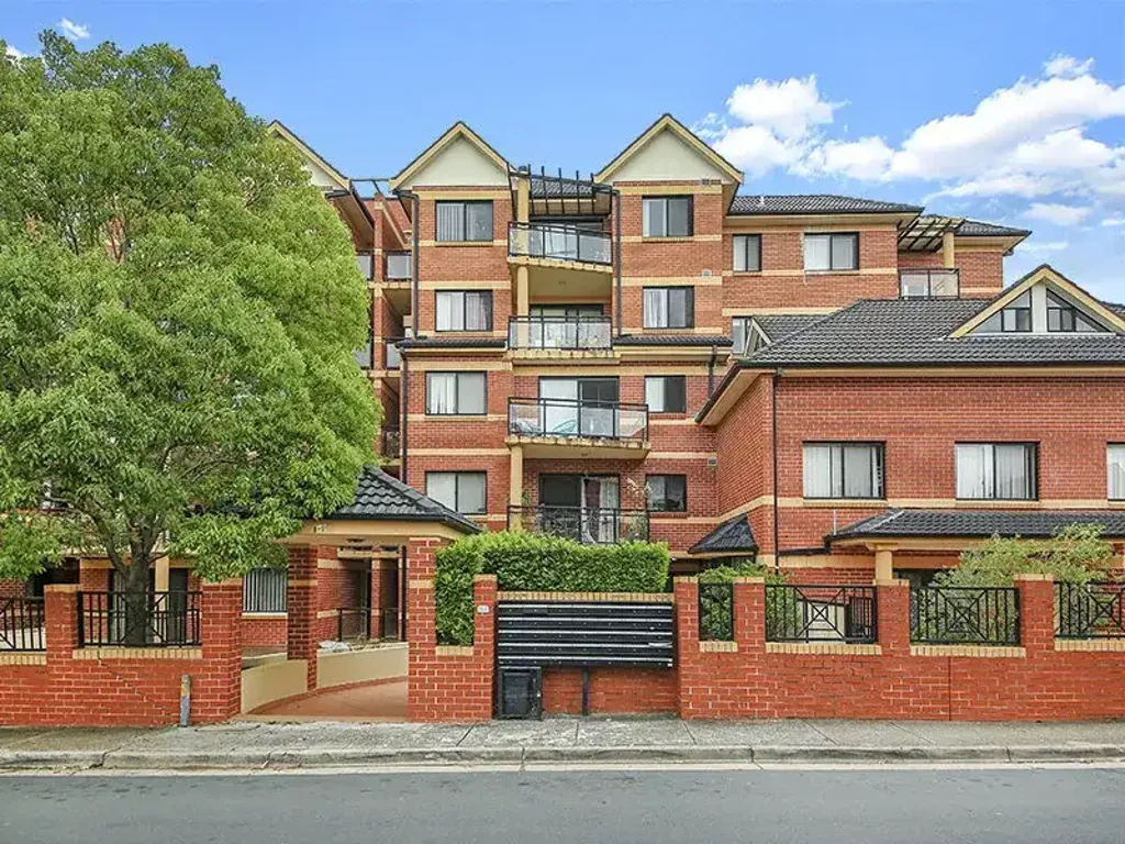 Bright & Spacious 2 Bedroom Apartment - Prime Burwood Address