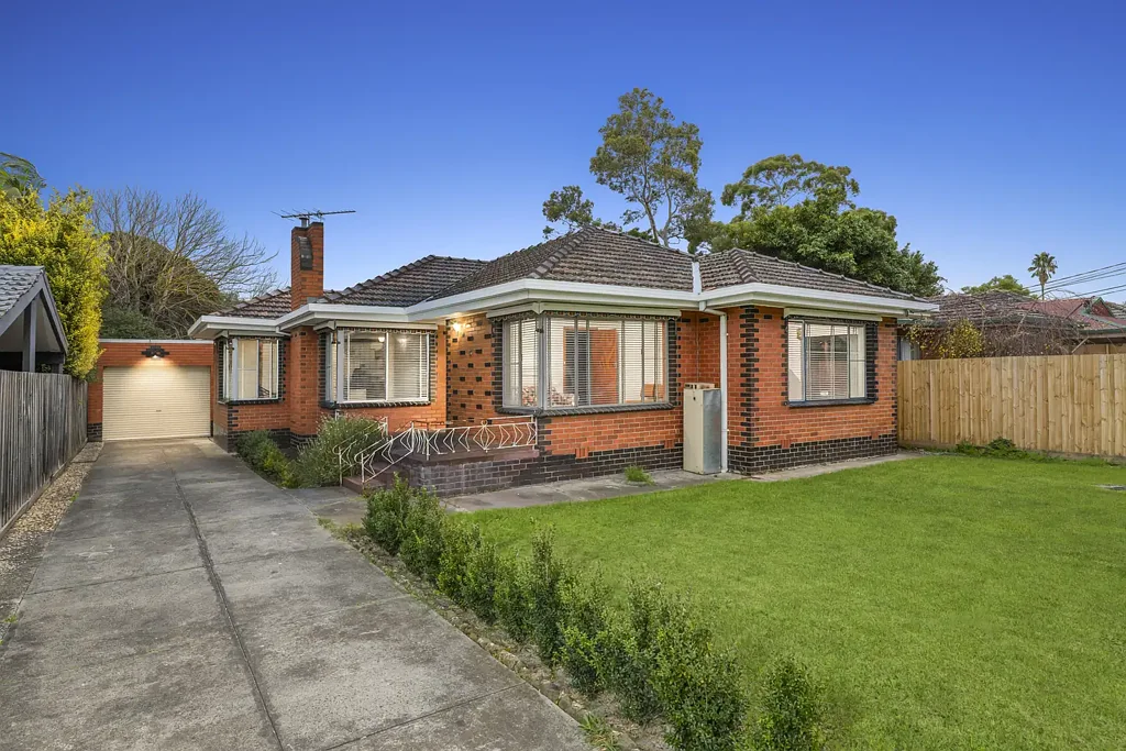 Oakleigh South 3ห้องนอน Parkland Parcel of Single Level Simplicity with Potential