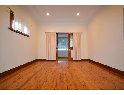 9 Vivienne Street, Kingsgrove, South Western Suburbs, 3 habitaciones, 1 baños, House