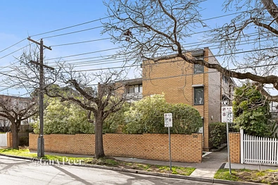 Armadale 2房 备受追捧的 Armadale 地区，尽享现代舒适 Contemporary comfort in a coveted Armadale location