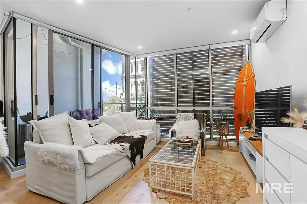 Stylish Living at The Wallace  Steps from North Melbourne station