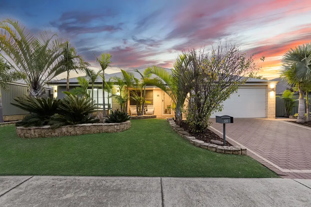 Byford 4 Slaapkamer Welcome to Your Own Tropical Paradise