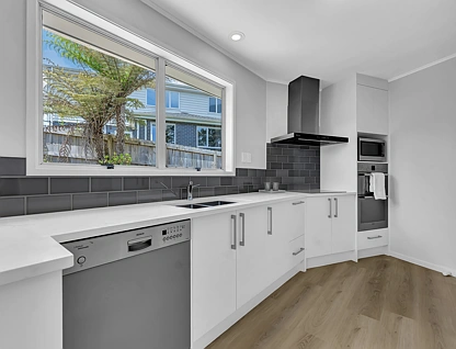 30 & 30a Glendene Avenue, Glendene, Waitakere City, 5 ਕਮਰੇ, 2 ਬਾਥਰੂਮ, House