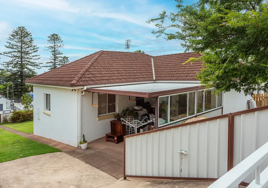 FULLY FURNISHED 4 BEDROOM HOME