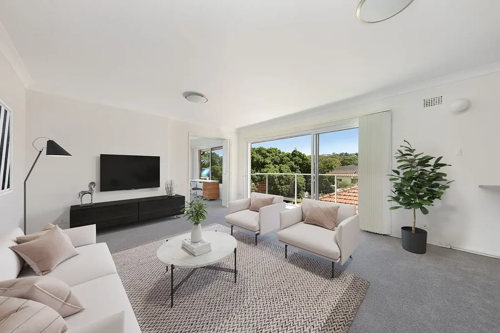Light-Filled North Facing Apartment Between Rose Bay Villages