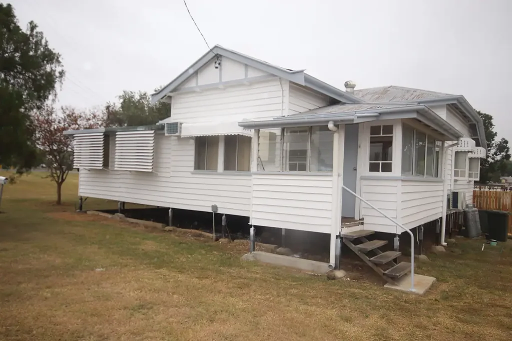Mundubbera 3房  Nest or Invest - Tidy Home on Large Allotment