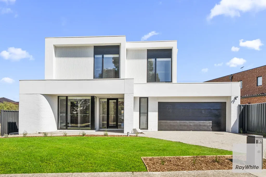 Stunning Family Home In Taylors Lakes