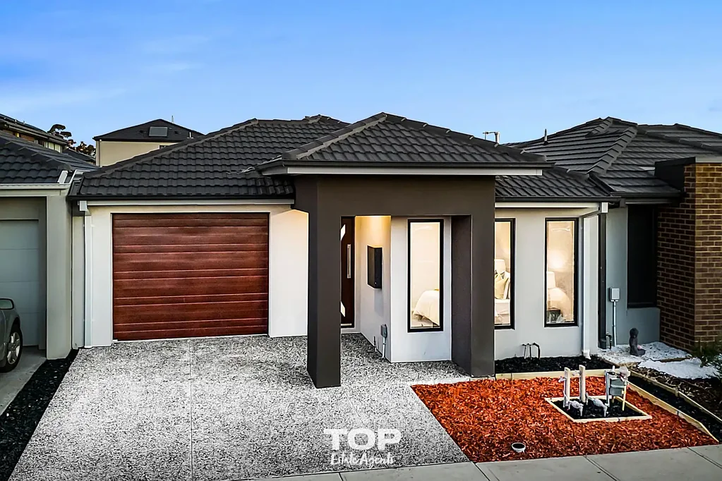 15 Tartan Drive, Clyde North, VIC 3978