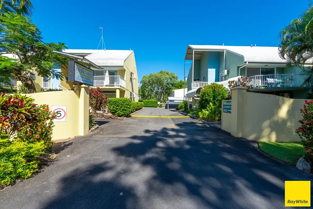 Holloways Beach 2 Slaapkamer Two-Bedroom Apartment Within Walking Distance to The Beach!