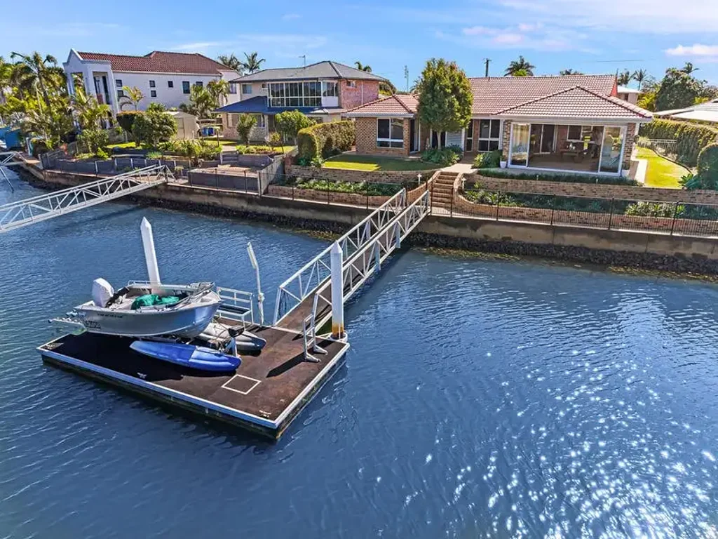 Waterside Wonder: Expansive Family Living and Embrace the Sunshine Coast Dream
