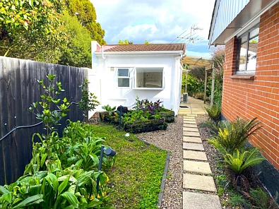 Cosy Seaside Cottage Awaits You!
