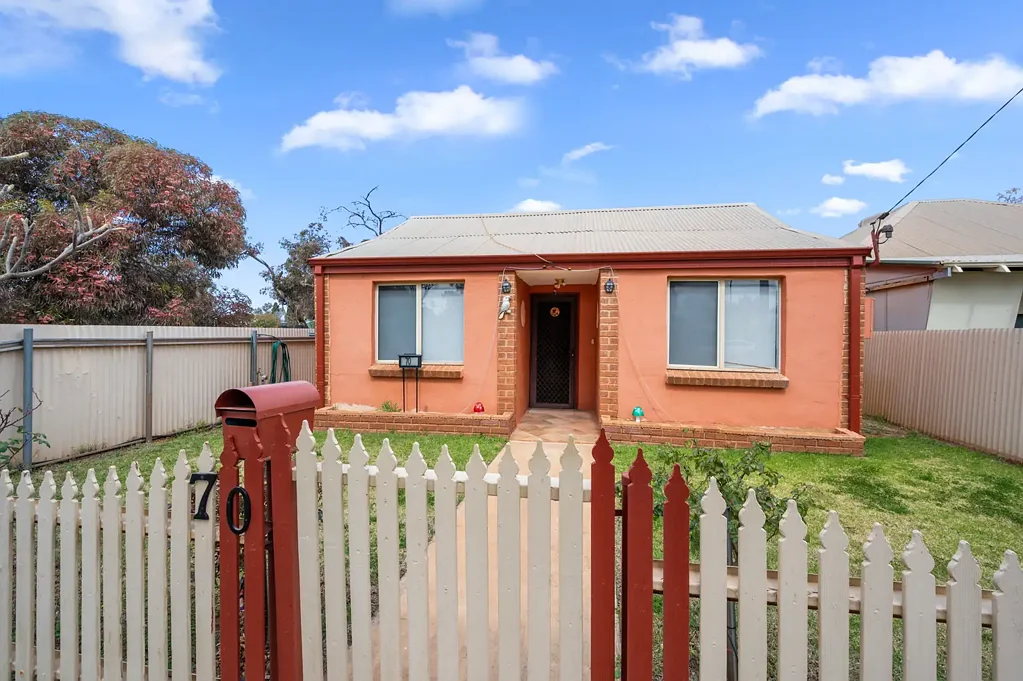South Boulder 4બેડરૂમ Well Maintained Four-Bedroom Home, With The External Perks!