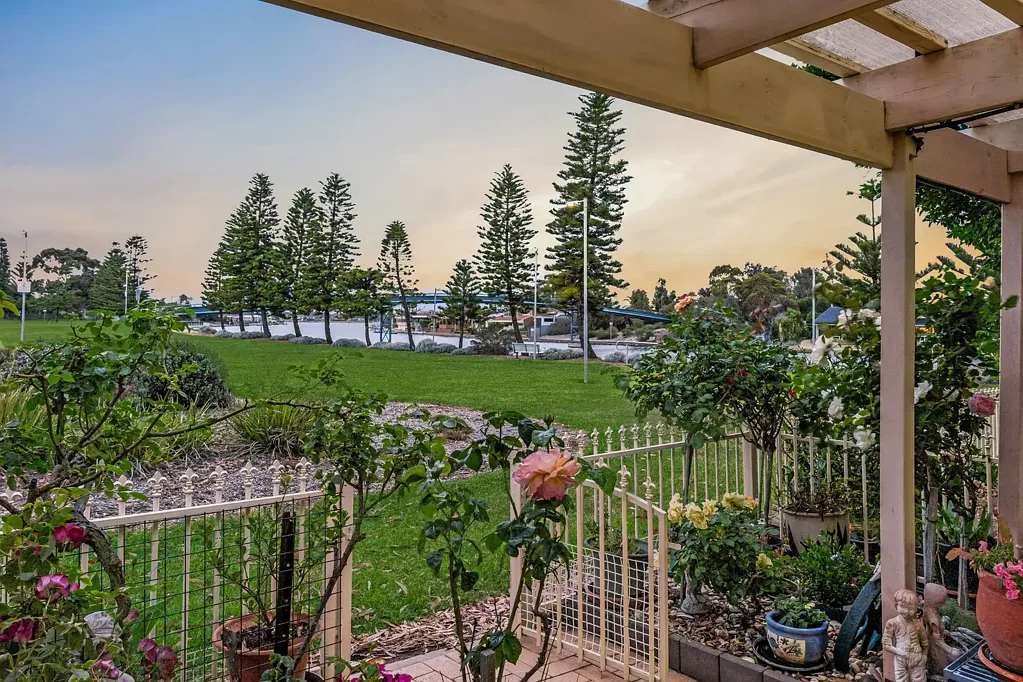 6/5 Redsails Court, West Lakes Shore, SA 5020