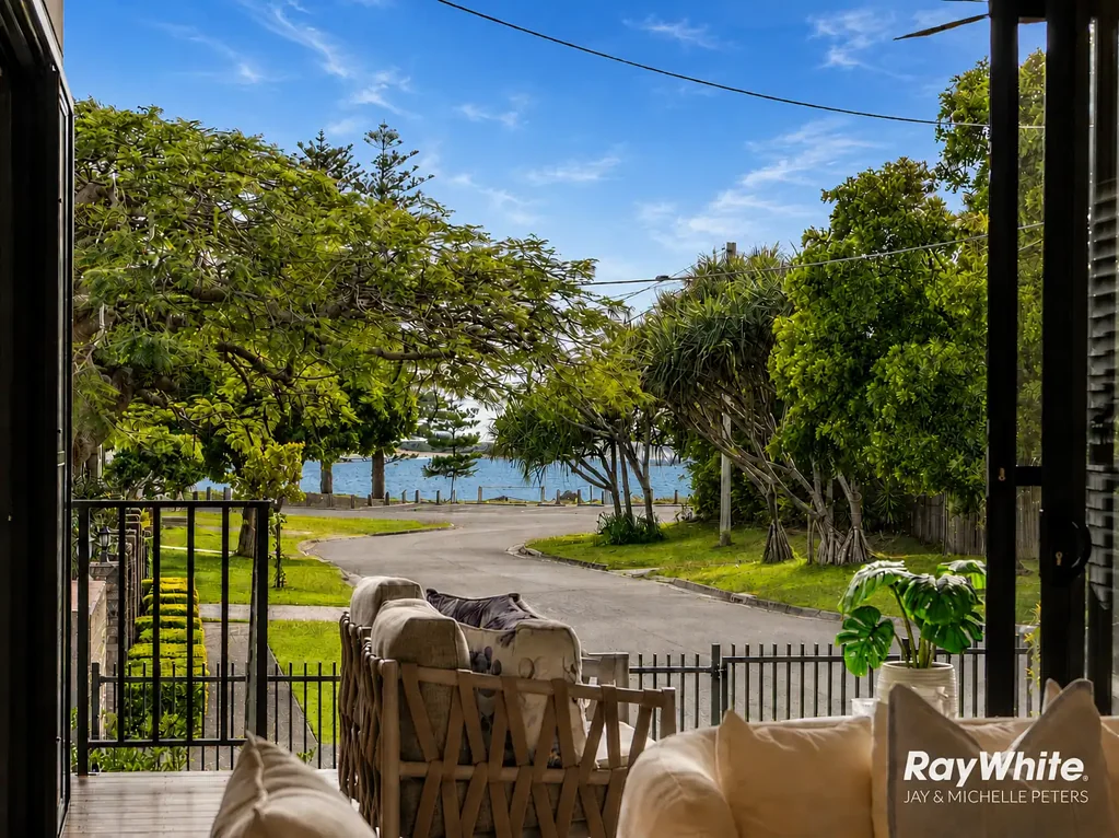 Scarborough 5غرفة نوم A Rare Coastal Dual Living Sanctuary Designed Beyond Expectations That Bring Families Together