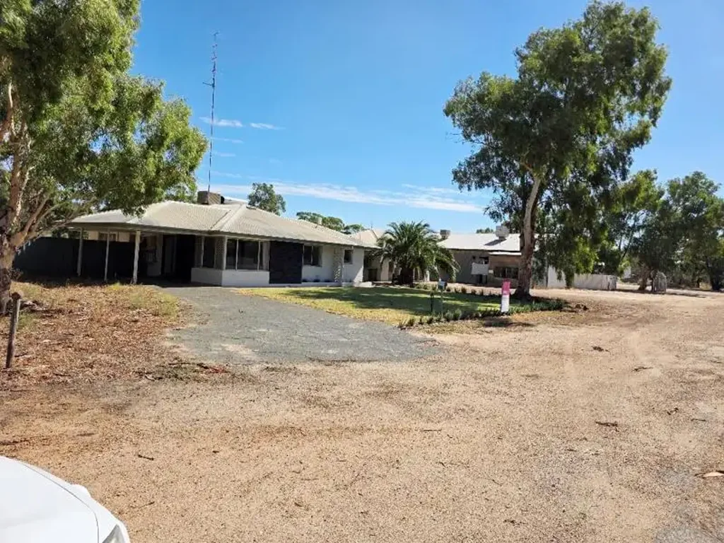 Moora 3房  UNIQUE OPPORTUNITY - RESIDENCE and BUSINESS