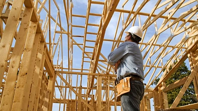 Gap between housing approvals and completions threatens Australia's national building targets, expert warns