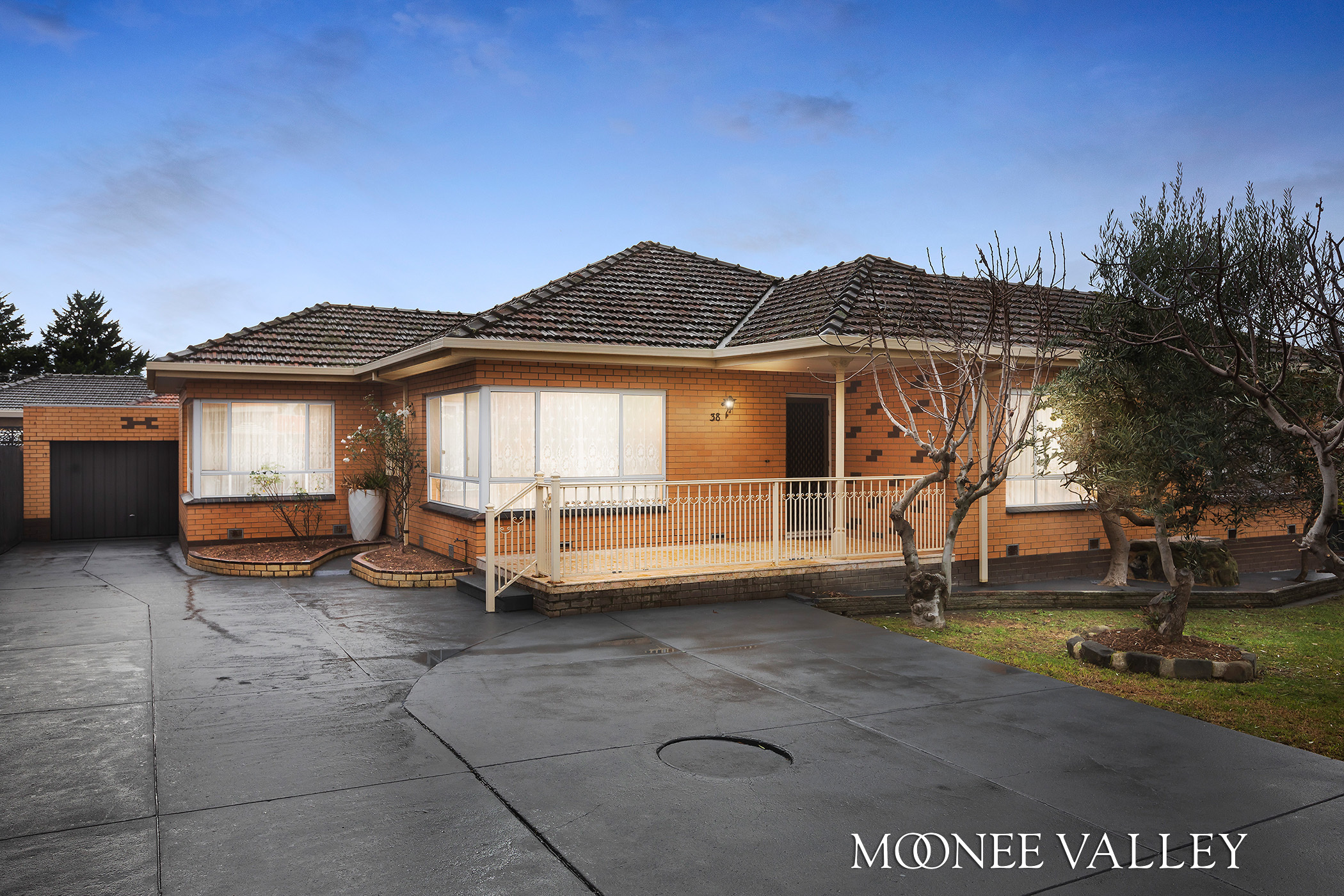 38 RIVIERA RD, AVONDALE HEIGHTS VIC 3034, 0房, 0浴, House