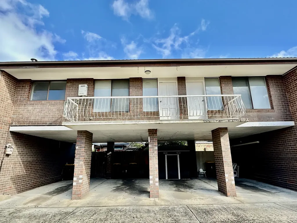 LOVELY HOME IN GREAT LOCATION