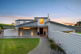 36 Oakford Park Crescent, Greenhithe, North Shore City