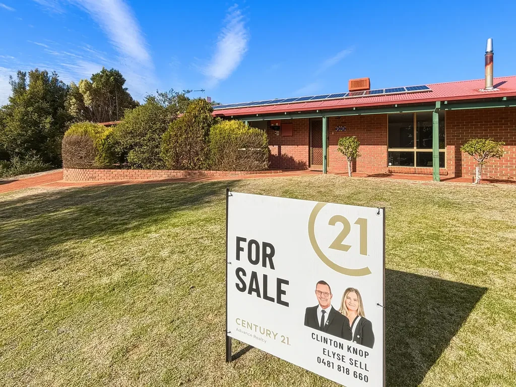 Narrogin 4Moenga Exceptional Family Residence on a Corner Block with Rural Outlook