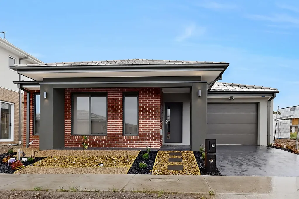 Stylish, Brand New Living in a Prime Cranbourne West Location
