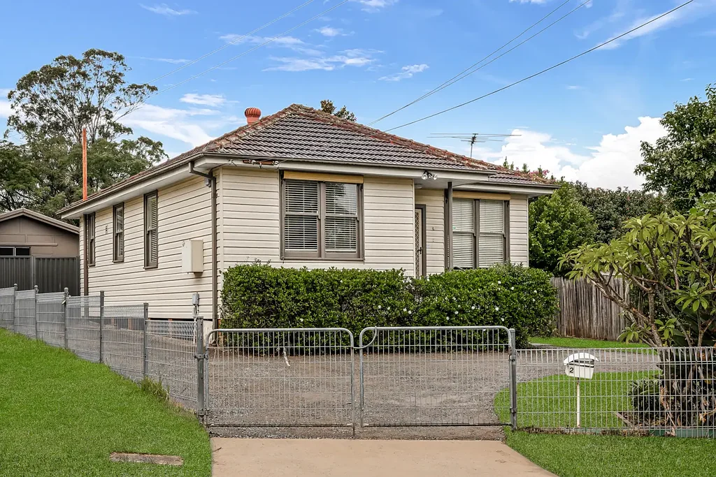 2 Radley Road, Seven Hills, NSW 2147