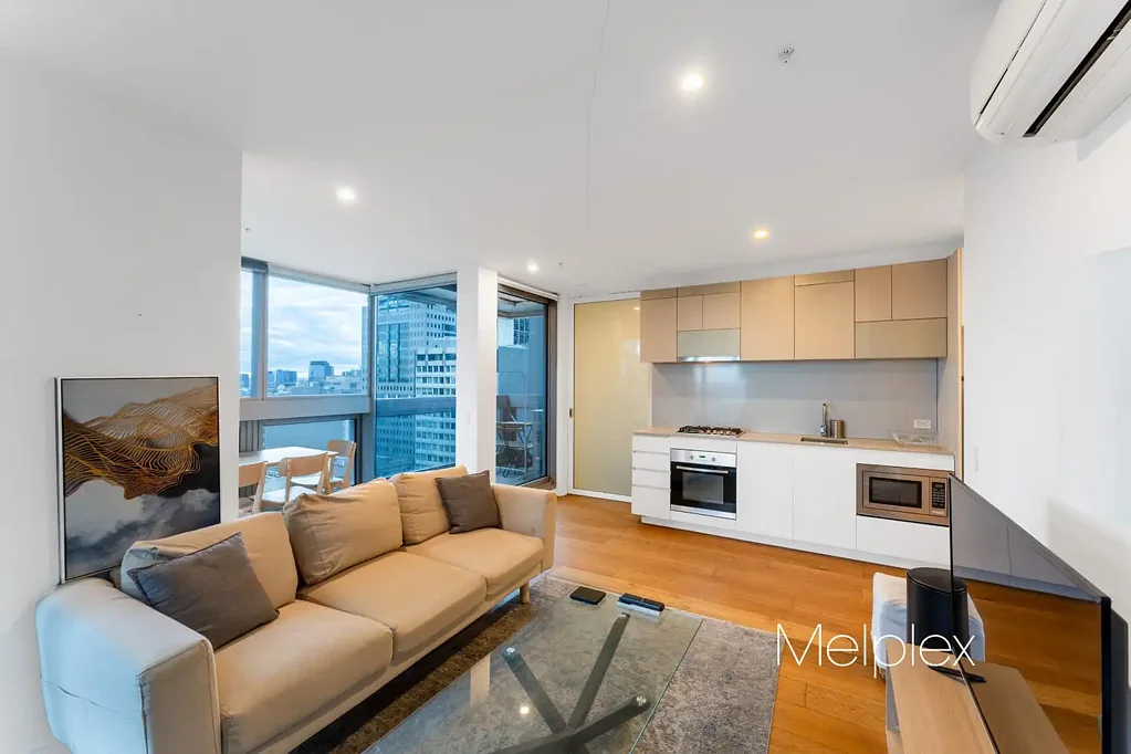 Melbourne 2房 The Fifth Tower西北角 17层市景 公寓 顶级设施 南十字星站步行 优质学区 周边繁华 Urban Retreat in UWS