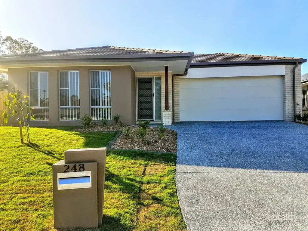 Spacious Family Living on a Huge Lifestyle Block