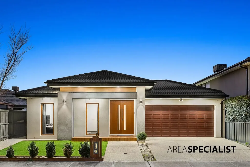 35 Bernardins Street, Clyde North, VIC 3978