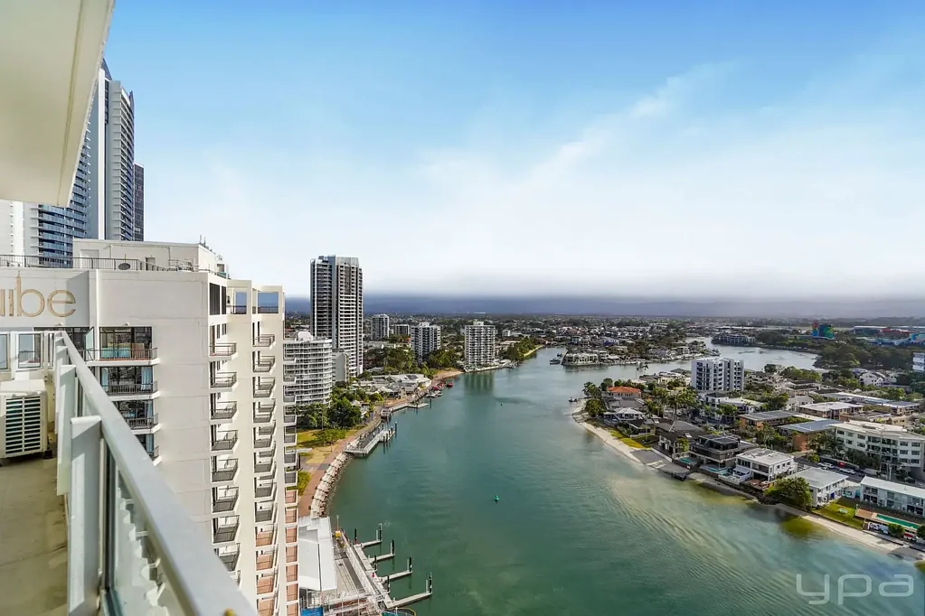 Surfers Paradise 2બેડરૂમ Beach and River Views from EVERY window!