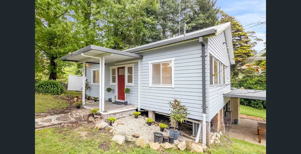 CUTE MOUNTAINS COTTAGE