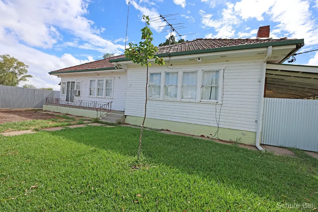 Bourke 3Zimmer Plenty of rooms for the family and more.