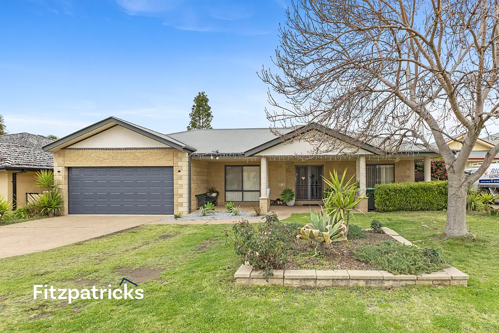 15 Woomera Place, Glenfield Park, NSW 2650