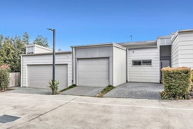 Upper Coomera 3Habitaciones Modern Low-Maintenance Townhouse in Prime Upper Coomera Location