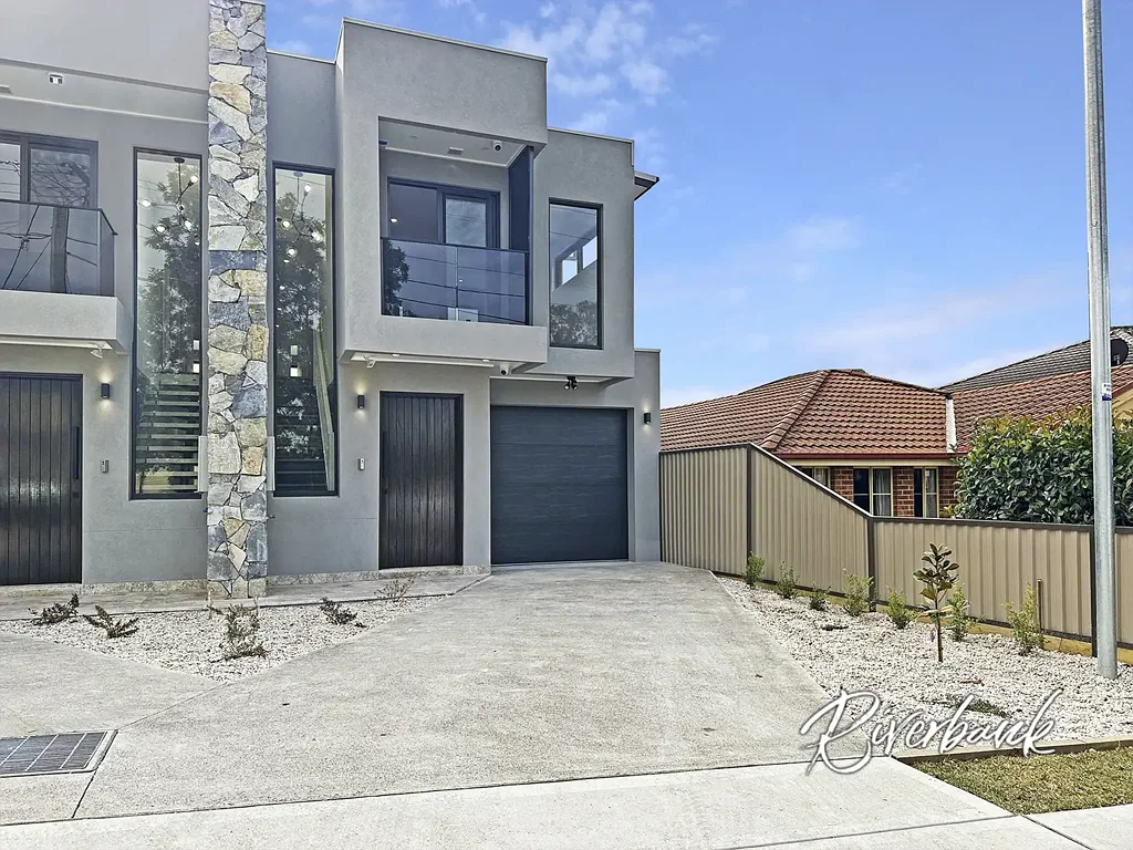 Stylish 5-Bedroom Duplex in a Great Location