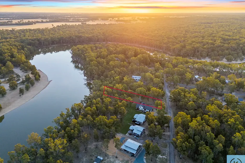 Tocumwal  Exclusive Opportunity: Prime 1 Acre Allotment with Murray River Frontage