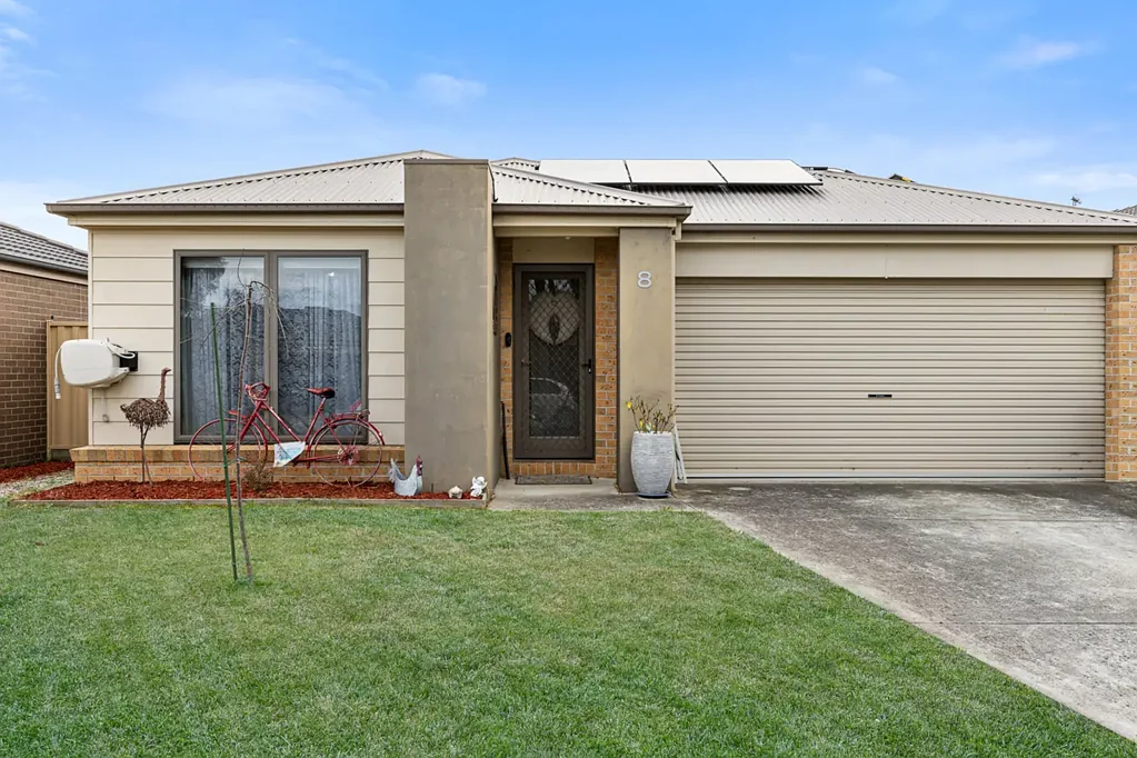 8 Bolton Street, Sebastopol, VIC 3356