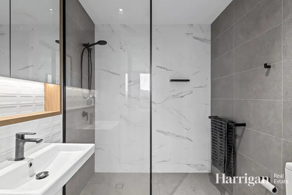 Available Now - Chic Teneriffe Ready to Move In!