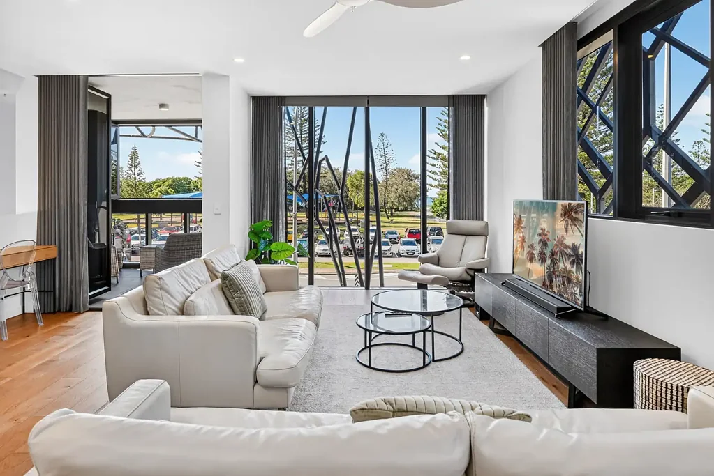 Broadbeach 3બેડરૂમ Villa Living. Apartment Convenience. One of Elysian's Best Kept Secrets.