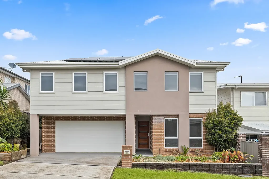 17 Abbey Street, Kembla Grange, NSW 2526