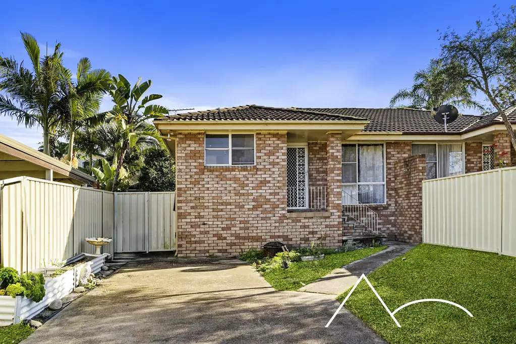 6 Loire Place, Kearns, NSW 2558