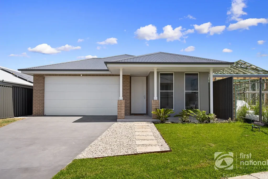 Forster 4कमरा Stylish Four Bedroom Home in Sought-After Summergreen Estate