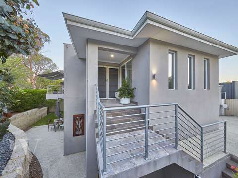 East Fremantle 4 Bedroom Peaceful Treetop Outlook | Riverside Precinct