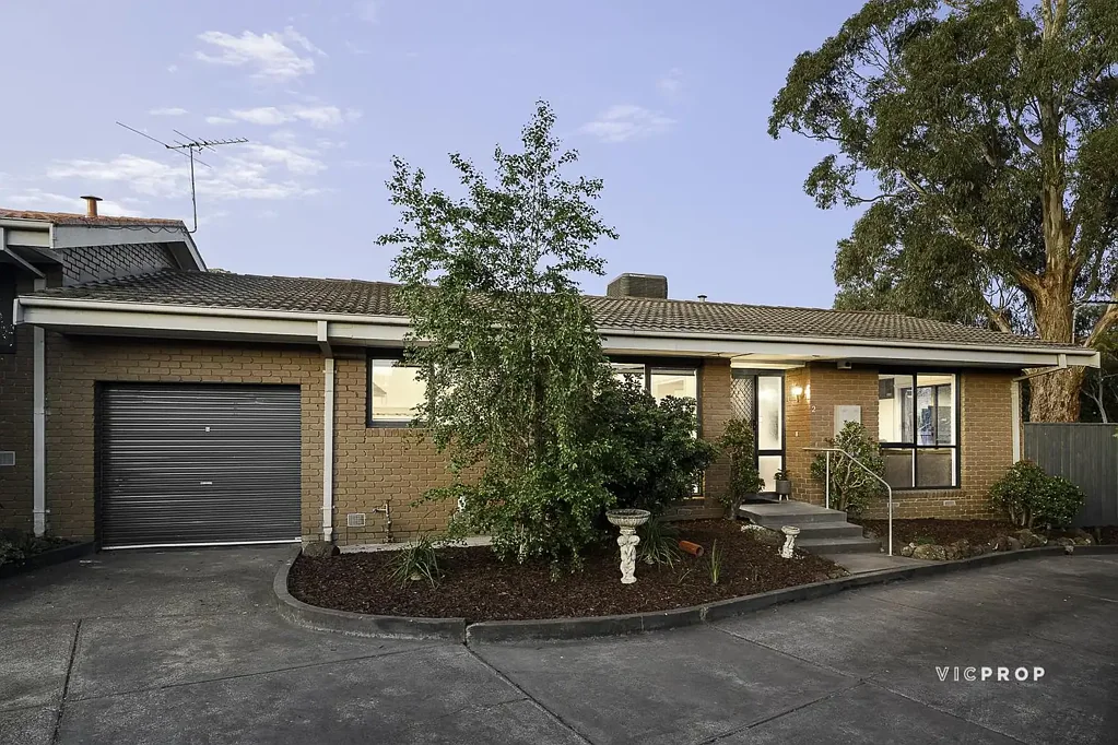 Bundoora 2ਬੈੱਡਰੂਮ Stylish Single-Level Living in a Peaceful Parkside Setting