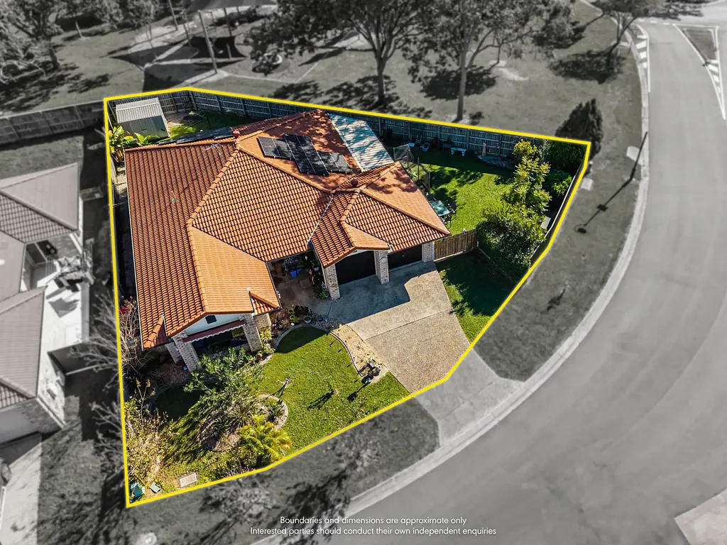 Rothwell 4Moenga Prime Parkside Location Offering Rare Side Access For Boats, Caravans & Trailers on 630m²